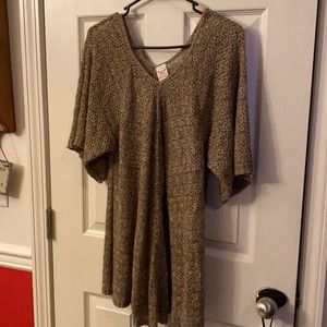 Cute crochet tan top.